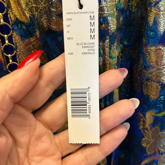 Tahari loose fitting sleeveless blouse - Picture 3 of 6